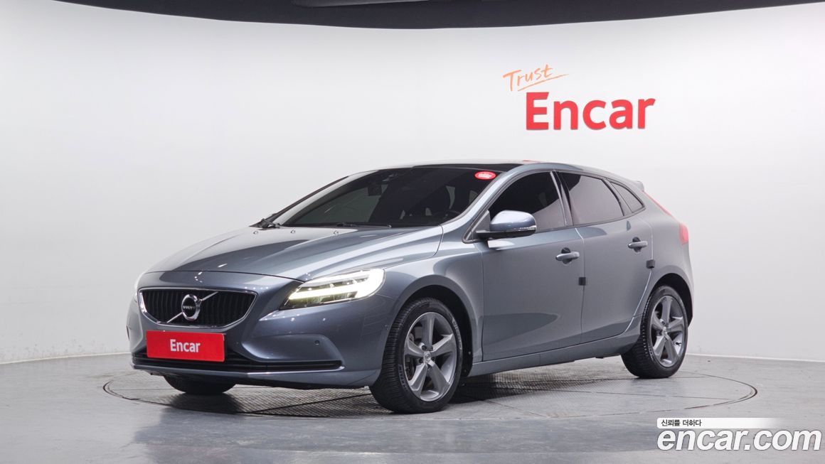 Volvo V40 2018