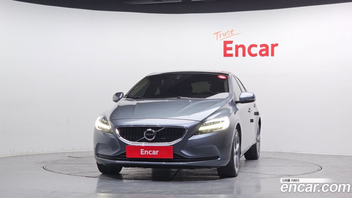 Volvo V40 2018