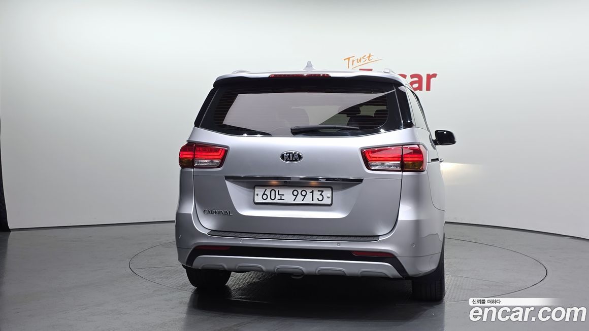 Kia Canival 2015