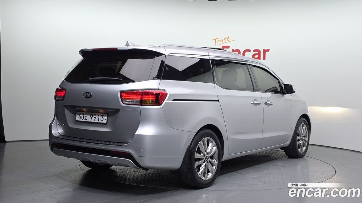 Kia Canival 2015