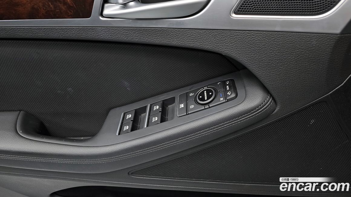 Hyundai Genesis 2016