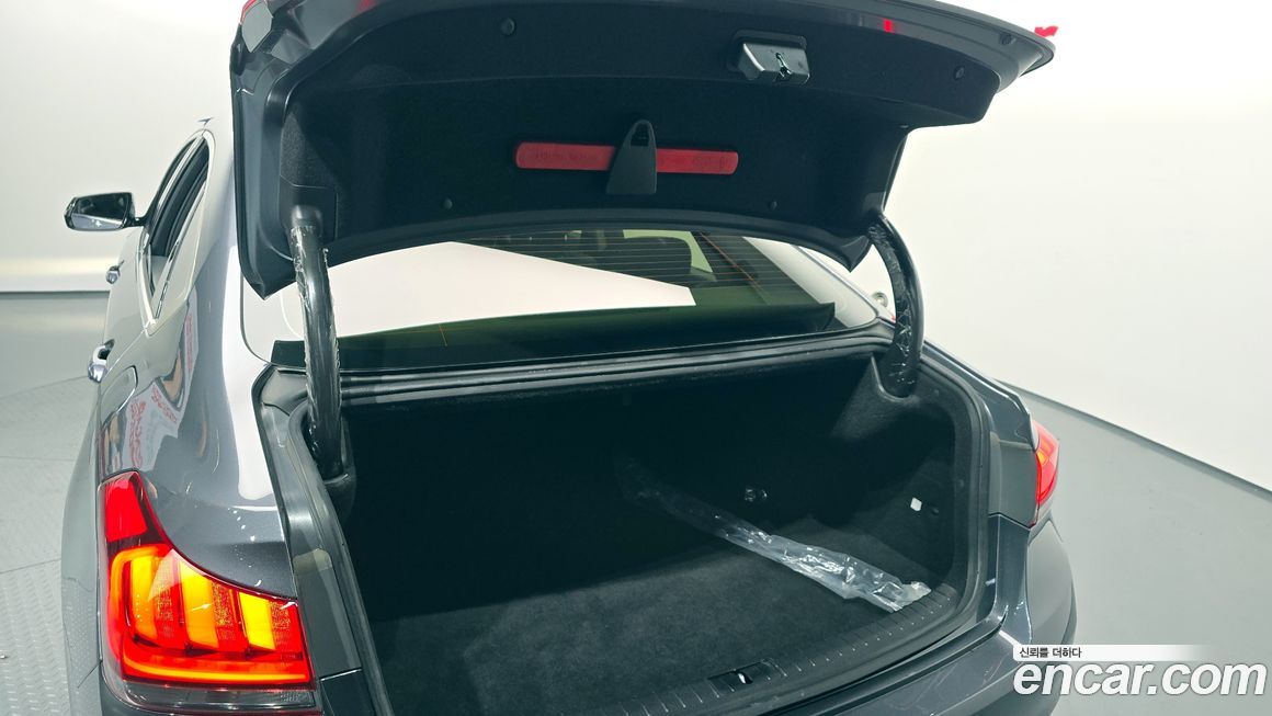 Hyundai Genesis 2016