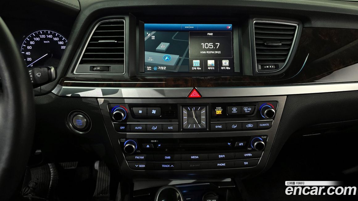 Hyundai Genesis 2016