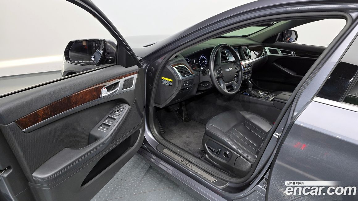 Hyundai Genesis 2016