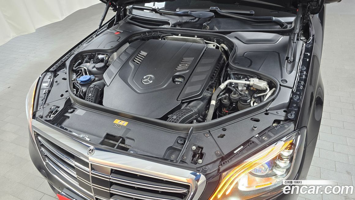 Mercedes-Benz S-Class 2020