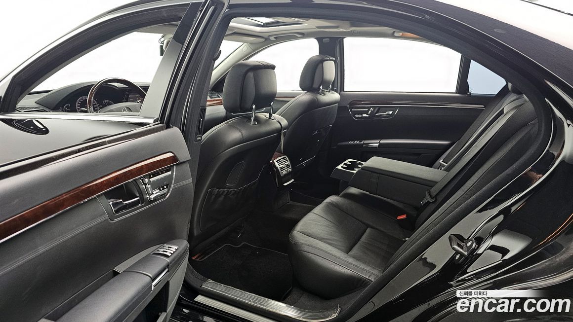 Mercedes-Benz S-Class 2007