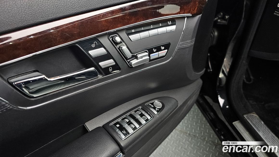 Mercedes-Benz S-Class 2007