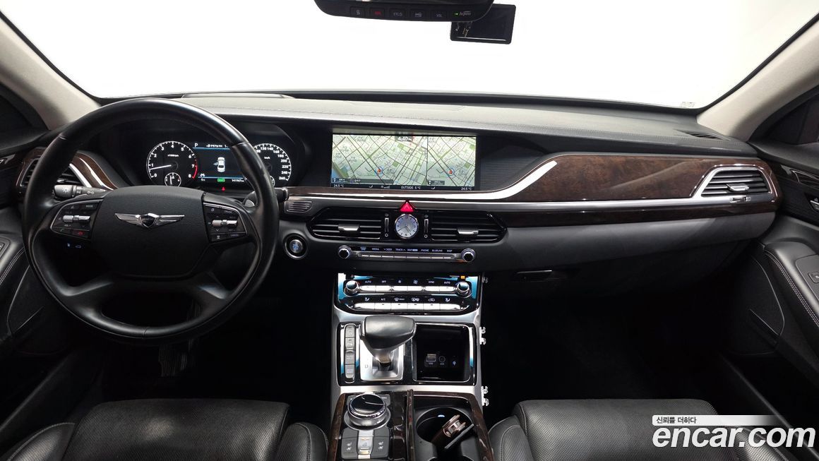 Genesis EQ900 2017