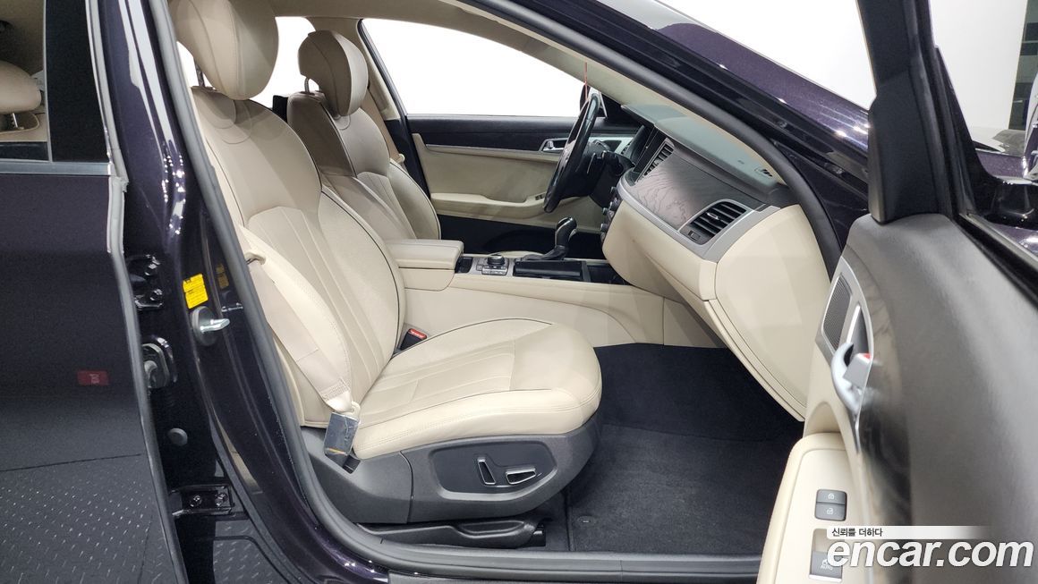 Hyundai Genesis 2016