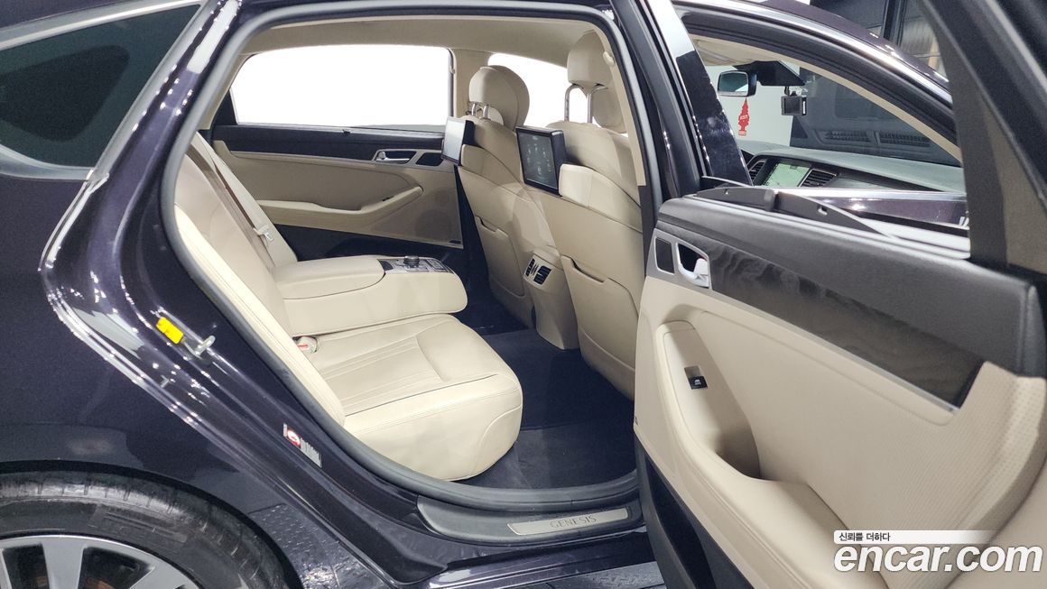 Hyundai Genesis 2016