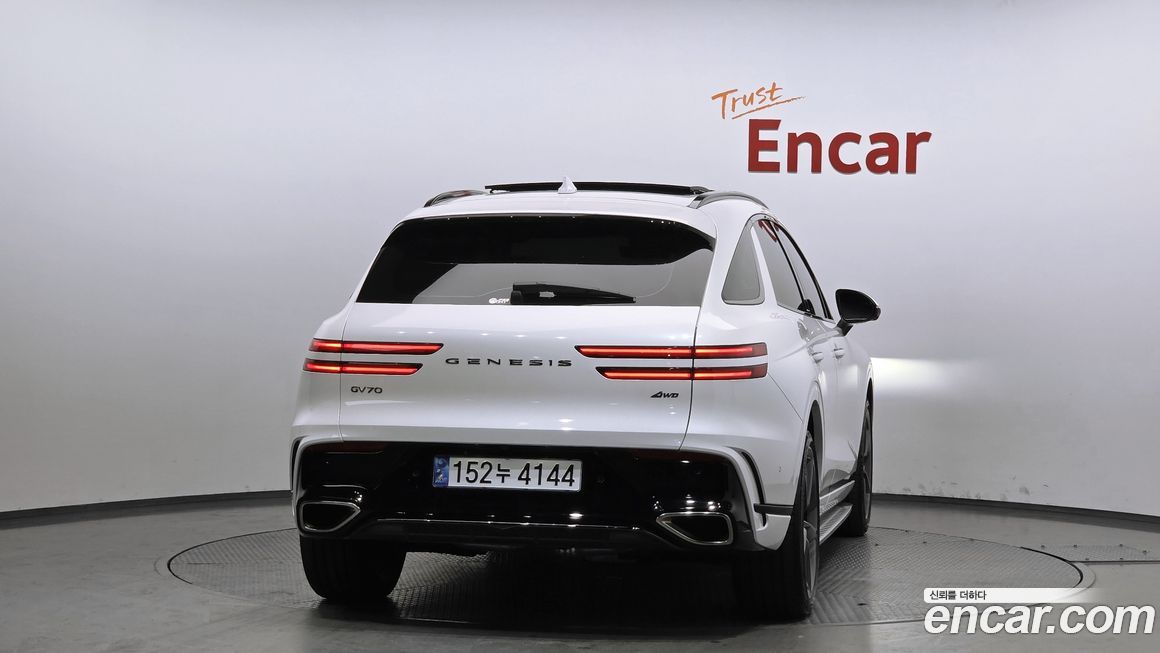 Genesis GV70 2025