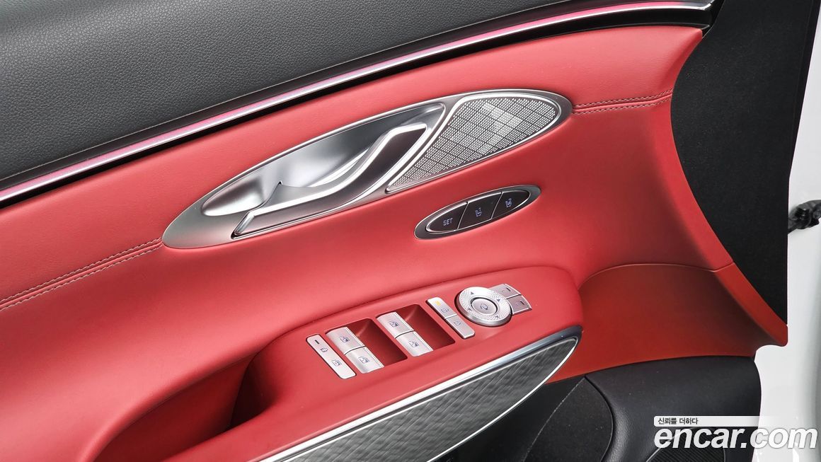 Genesis GV70 2025