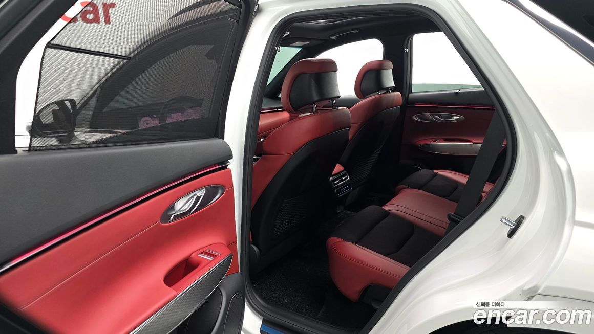Genesis GV70 2025