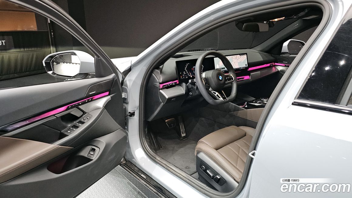 BMW 5-Series 2025