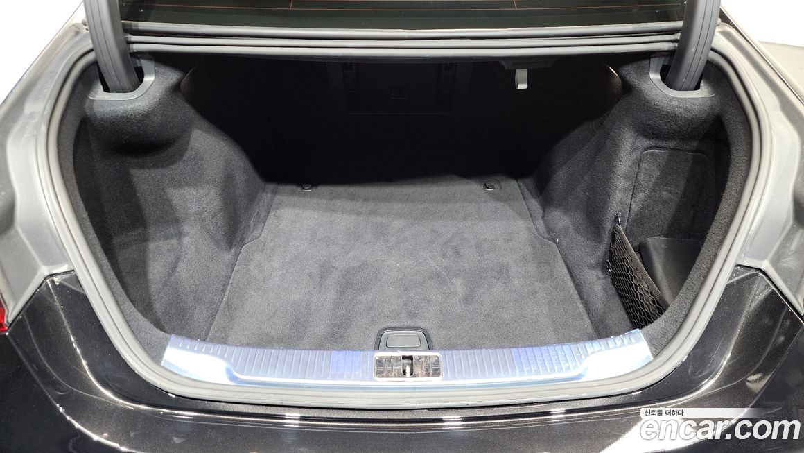 Mercedes-Benz S-Class 2022