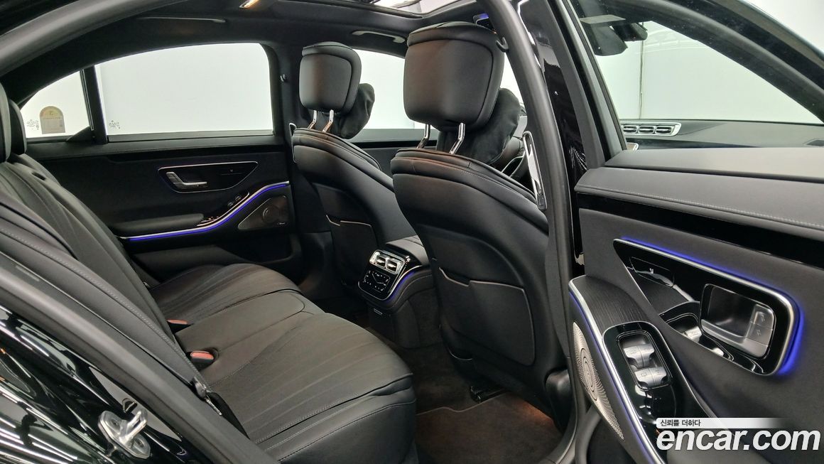 Mercedes-Benz S-Class 2025