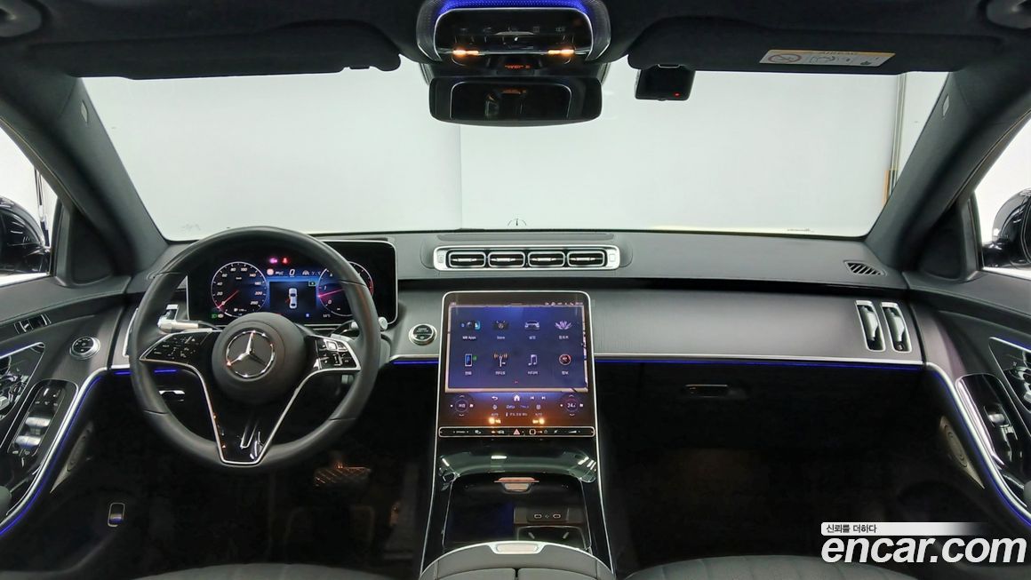 Mercedes-Benz S-Class 2025