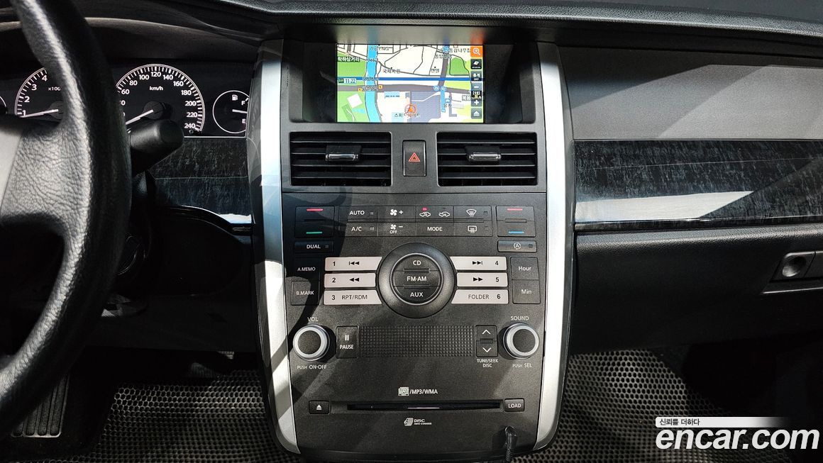 Renault-KoreaSamsung SM7 2010