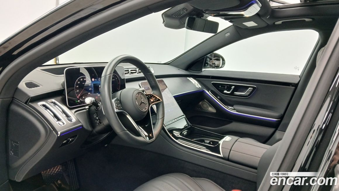 Mercedes-Benz S-Class 2025