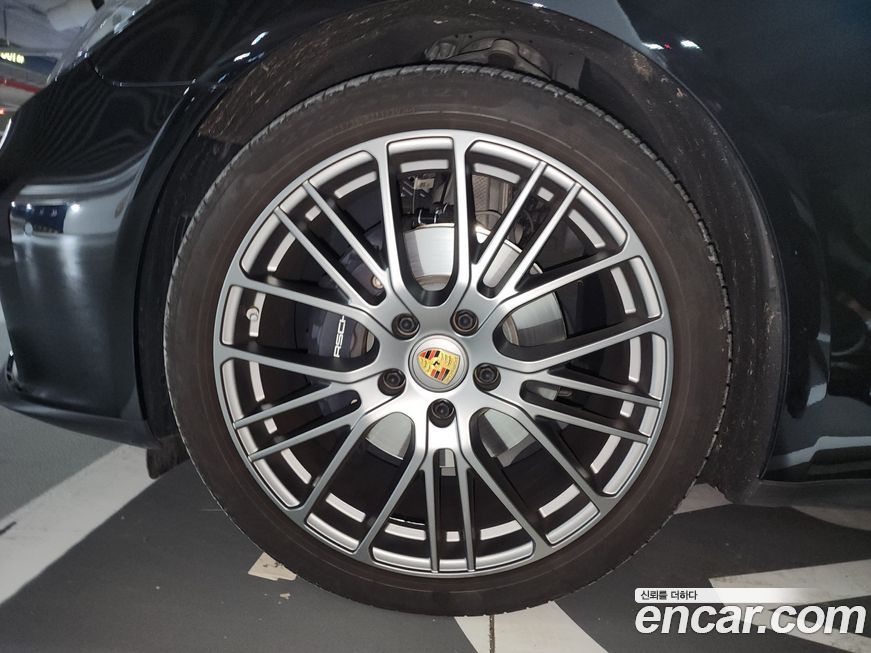 Porsche Panamera 2023