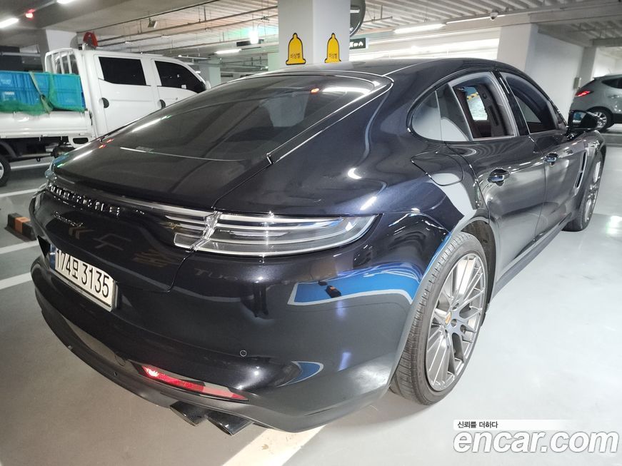 Porsche Panamera 2023