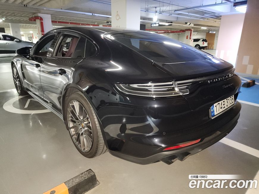 Porsche Panamera 2023