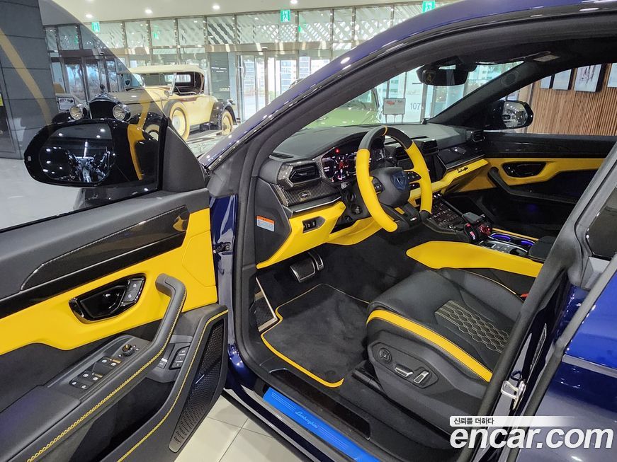 Lamborghini Urus 2025