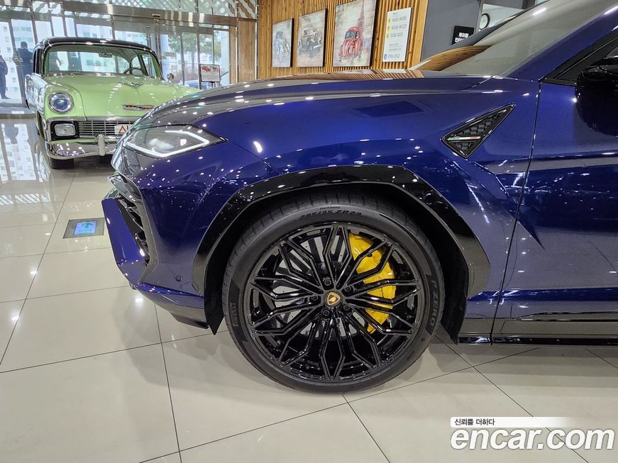 Lamborghini Urus 2025