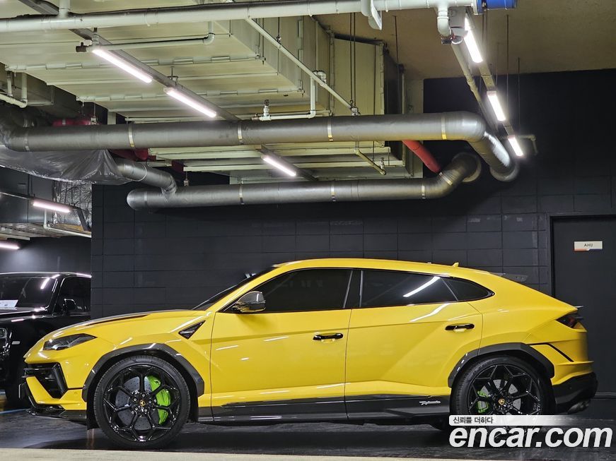 Lamborghini Urus 2024