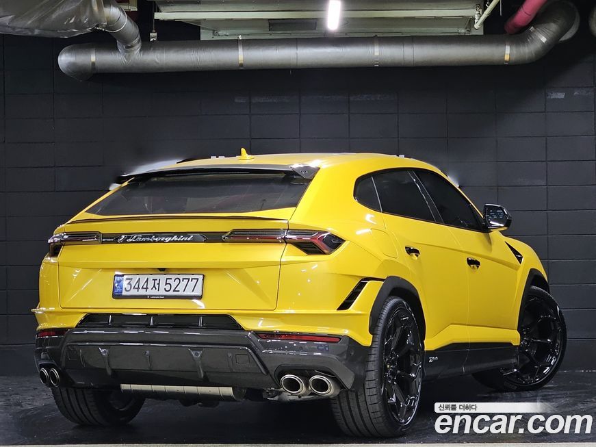 Lamborghini Urus 2024