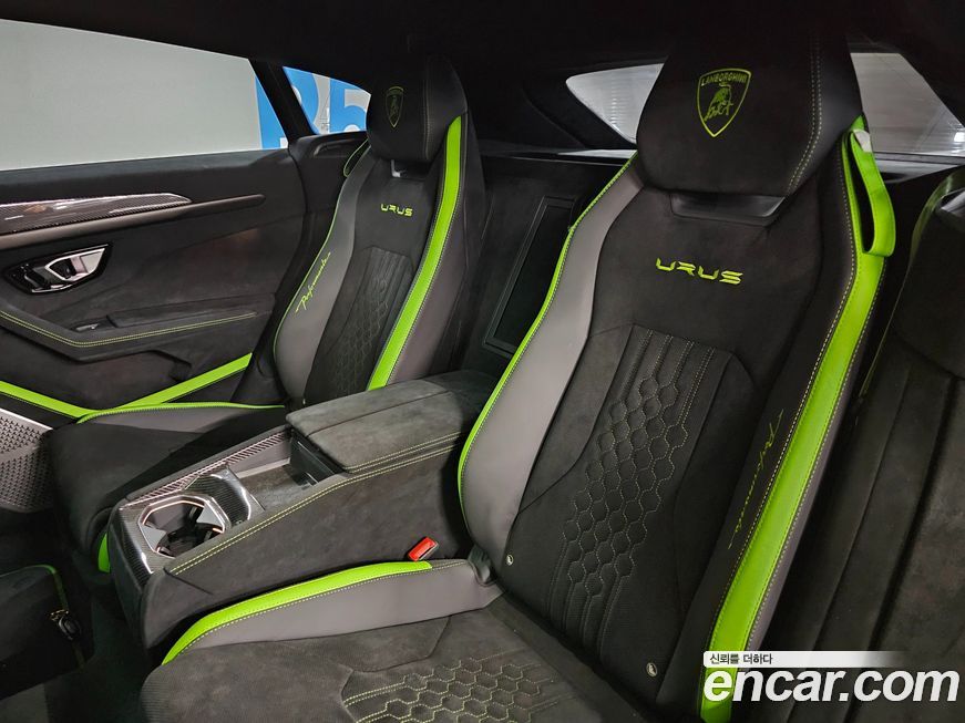 Lamborghini Urus 2024