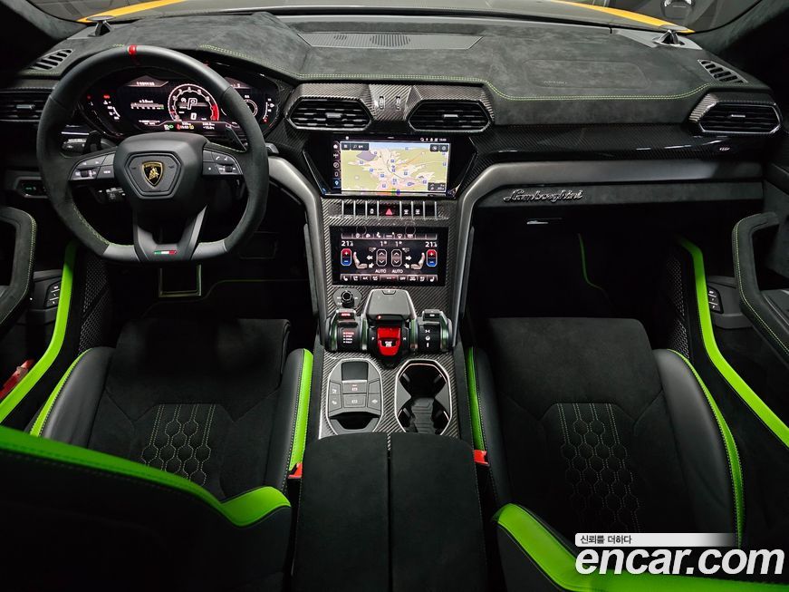 Lamborghini Urus 2024