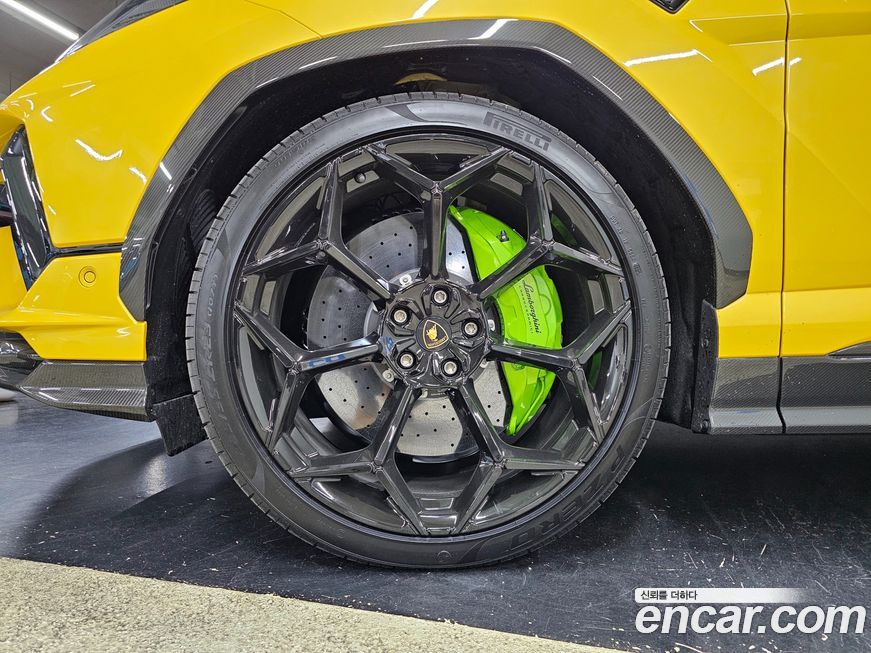 Lamborghini Urus 2024