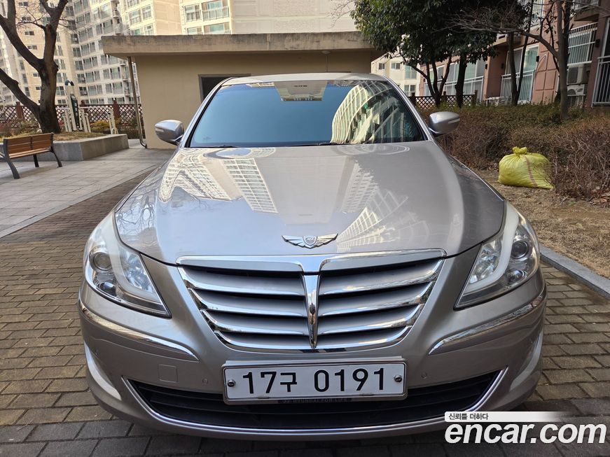 Hyundai Genesis 2012