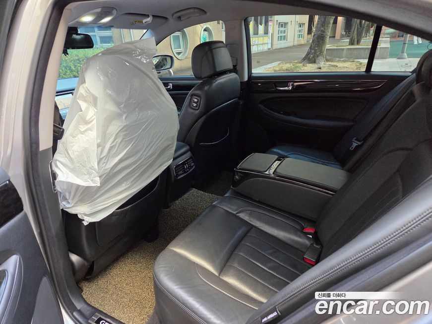 Hyundai Genesis 2012