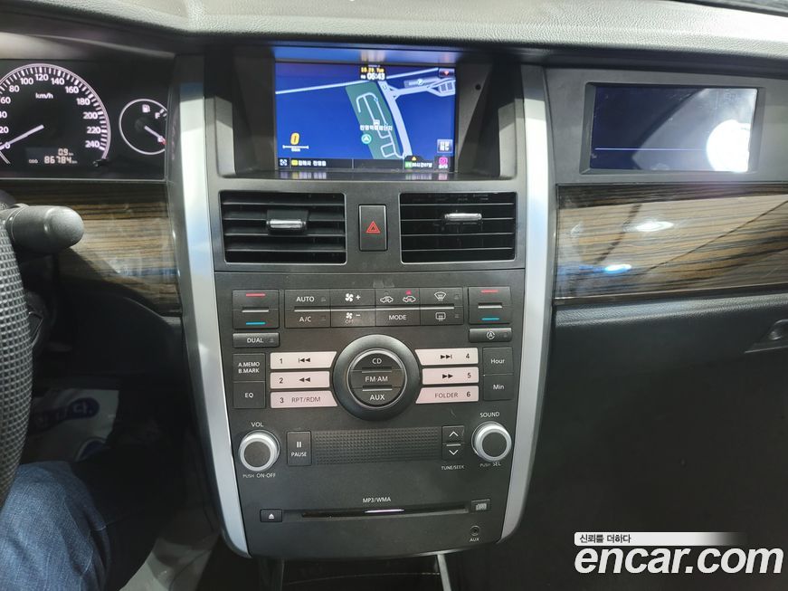 Renault-KoreaSamsung SM7 2011