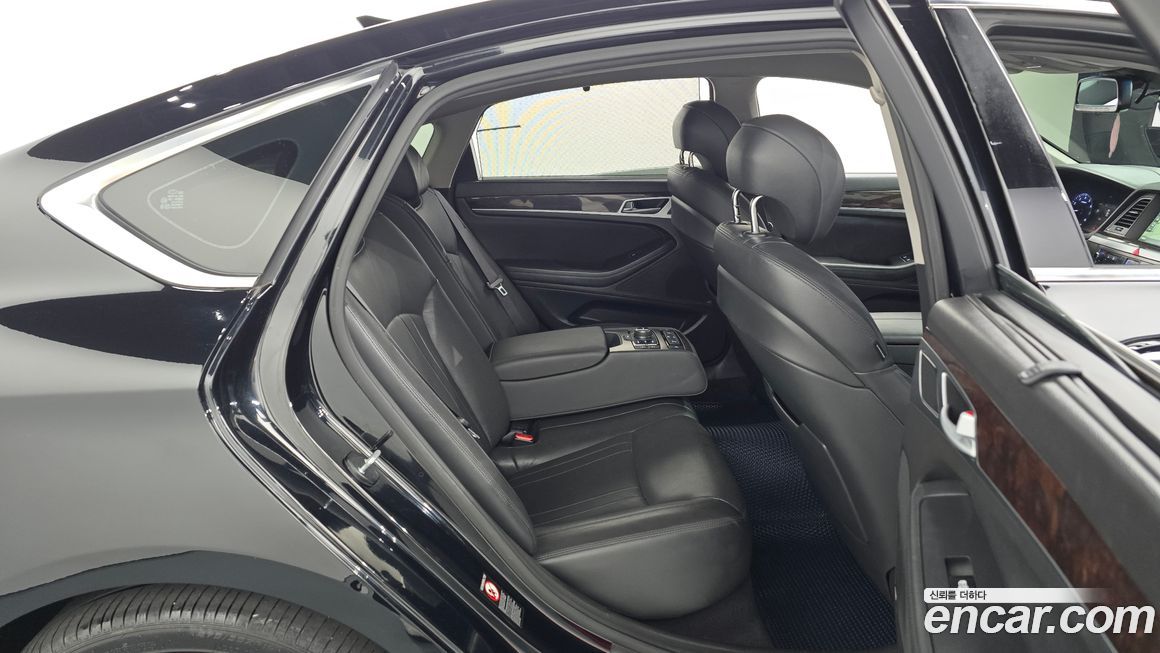 Hyundai Genesis 2016