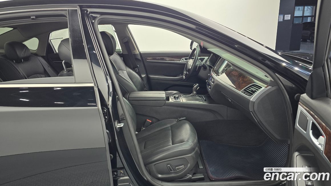 Hyundai Genesis 2016