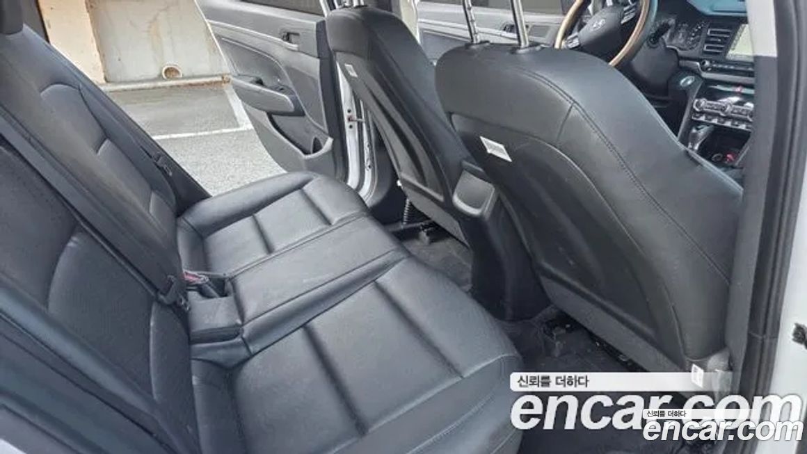 Hyundai AVANTE 2019