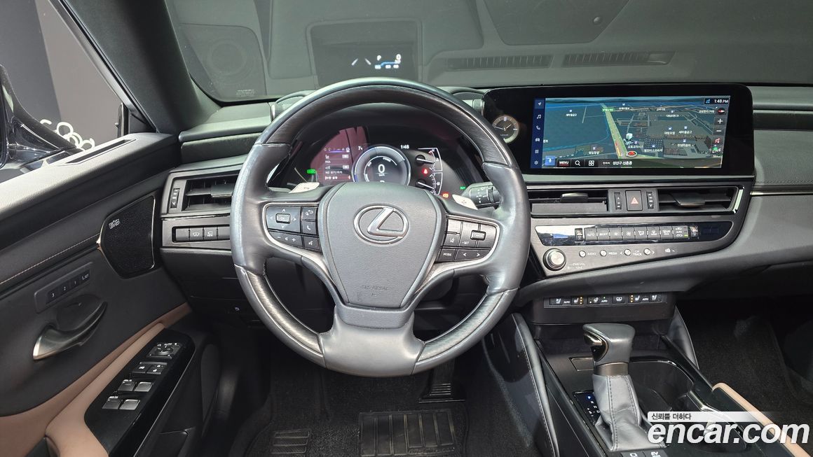 Lexus ES 2023