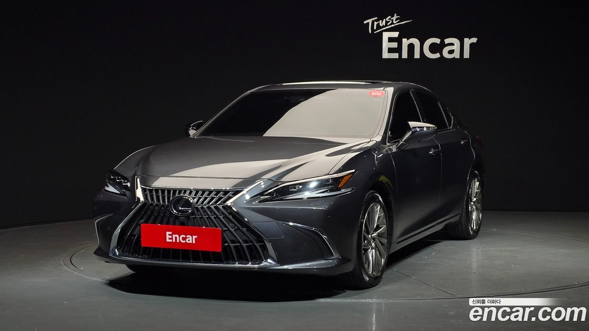 Lexus ES 2023
