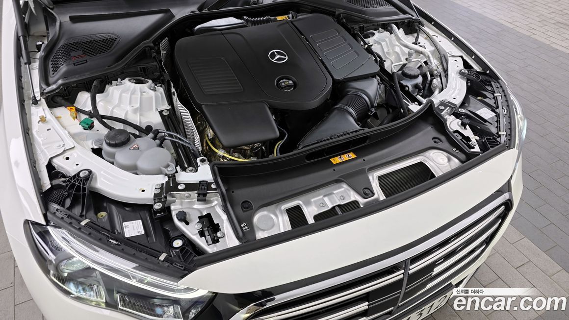 Mercedes-Benz E-Class 2025