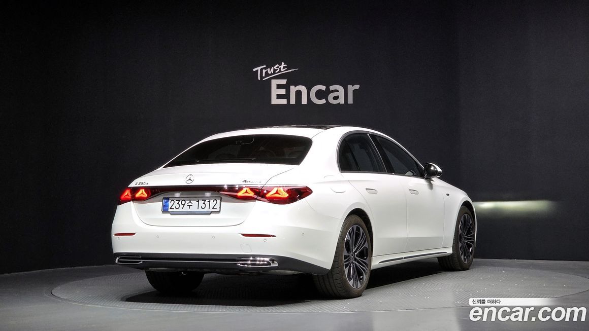 Mercedes-Benz E-Class 2025