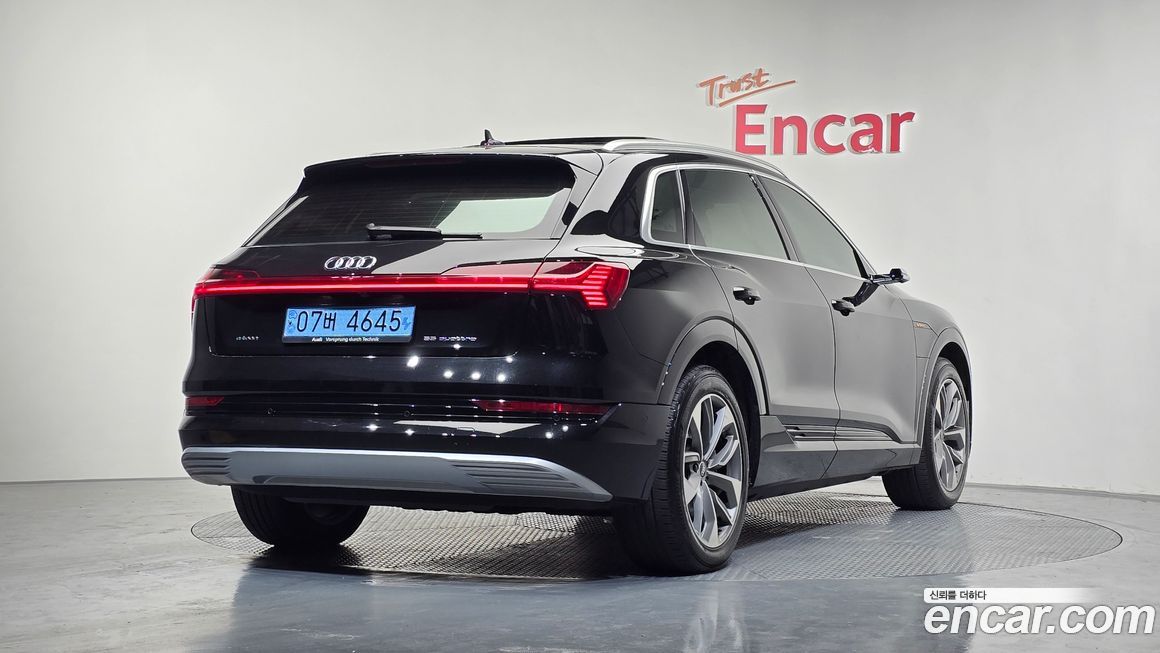 Audi e-tron 2022