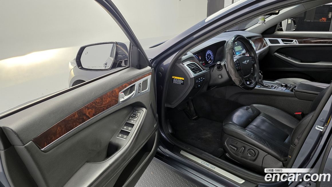 Hyundai Genesis 2016