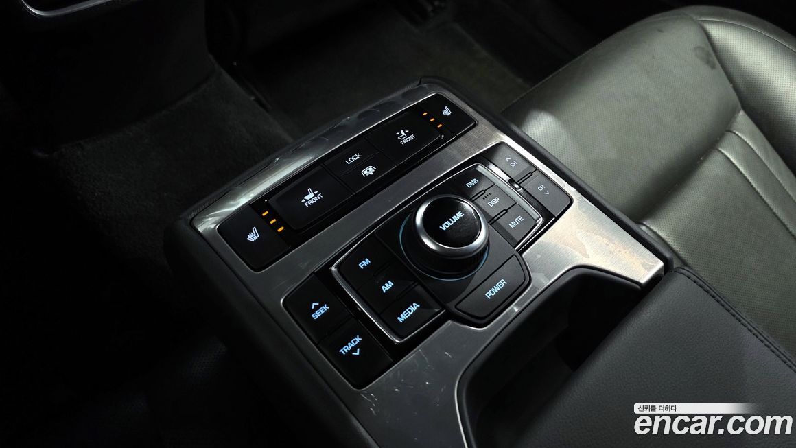 Hyundai Genesis 2016