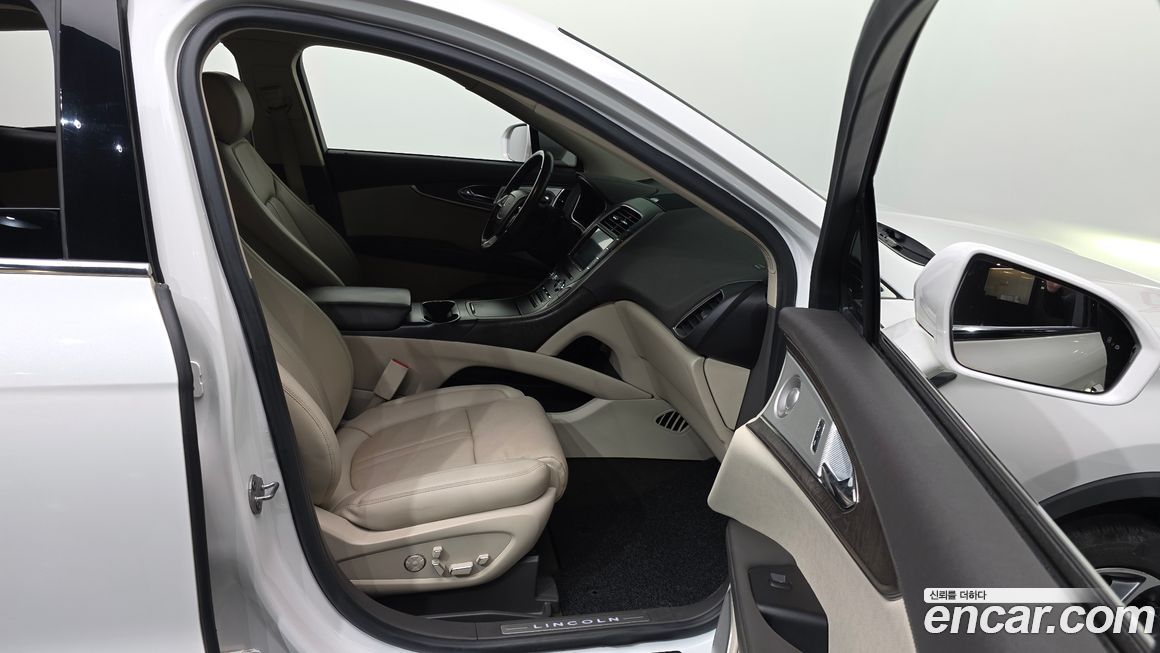 Lincoln Nautilus 2020