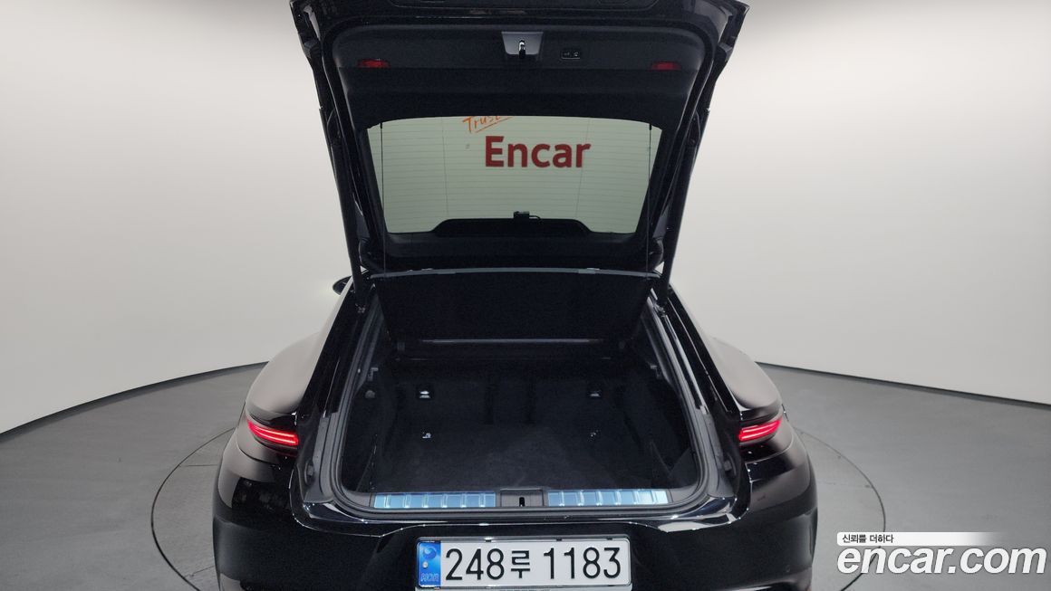 Porsche Panamera 2024