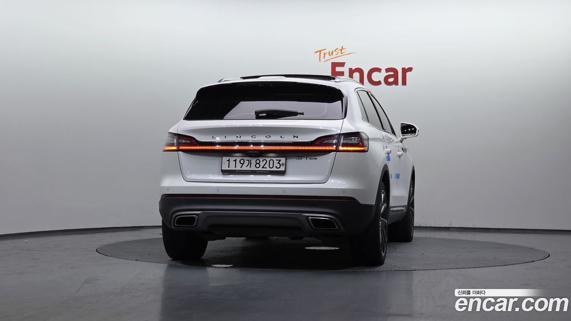 Lincoln Nautilus 2020