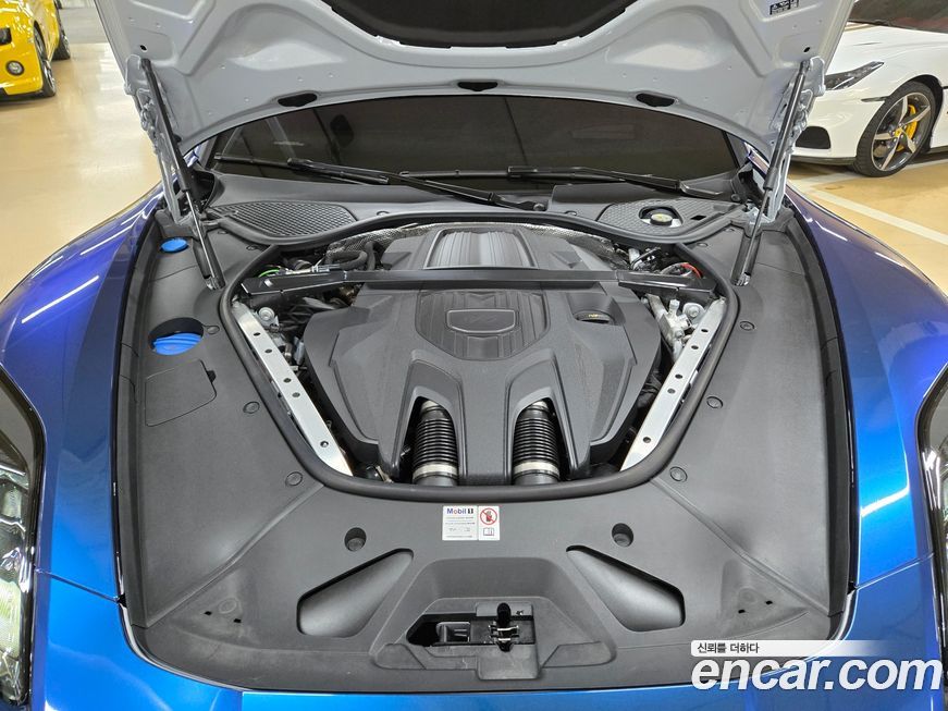 Porsche Panamera 2025